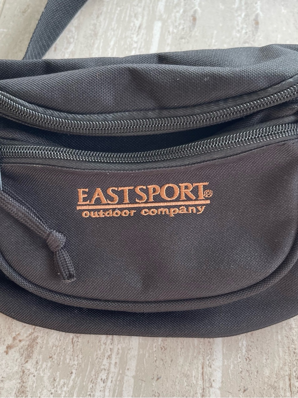 Vintage EASTSPORT Black Men's Waist Bag – Hands-Free Crossbody
